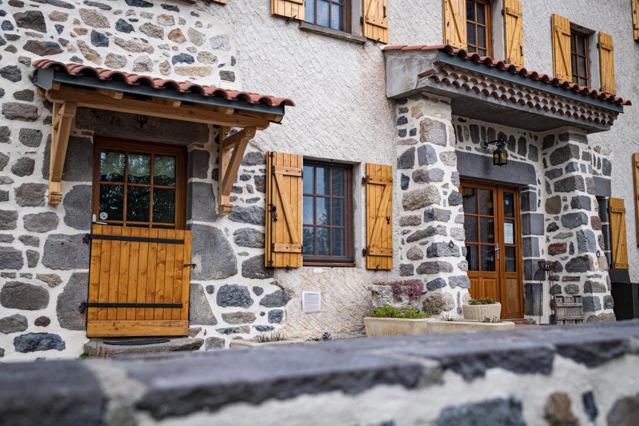 Maison D'Hote La Grange Aux Ayres Olloix Exterior foto